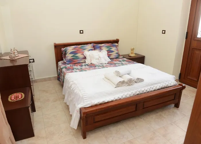 Classical Archontiko D&m