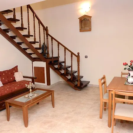 Vila Classical Archontiko D&m